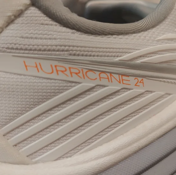 Saucony Hurricane 24 Men's Size 12.5 Like New Condition - Picture 9 of 16